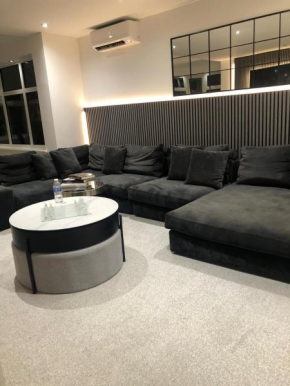 Luxury 4 bed Retreat with Hot tub